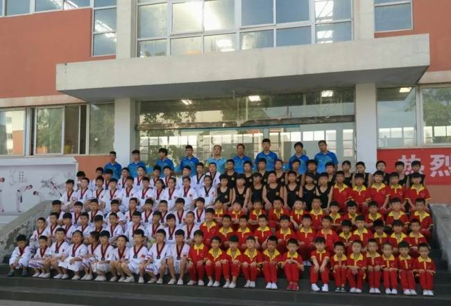 爸爸妈妈 谢谢你们让我来宜阳文武学校——学武术！
